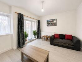 2, Elsinore House, Denmark Road, London SE5 9EJ