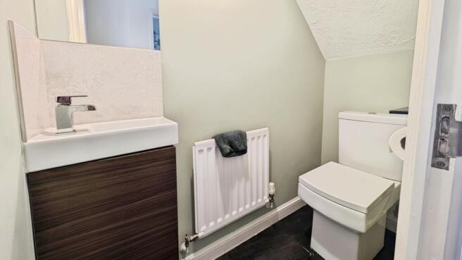 pbox-bathroom-327599.jpg