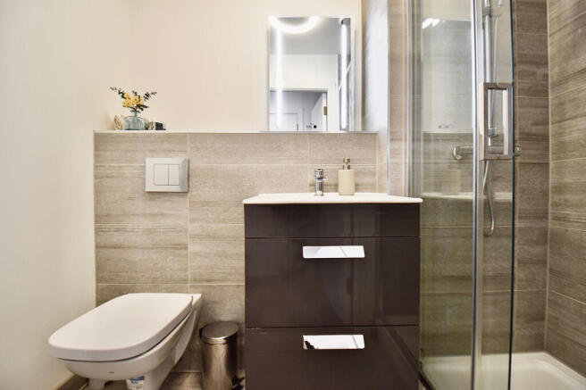 3 bed Flat to rent Image 4