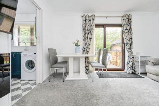 50 Walcourt Road, Bedford, MK42 photo 4