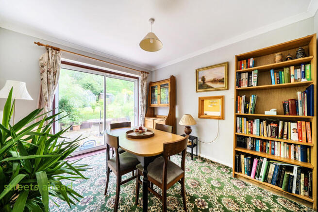 Clover Hill, Coulsdon, Surrey, CR5 photo 4