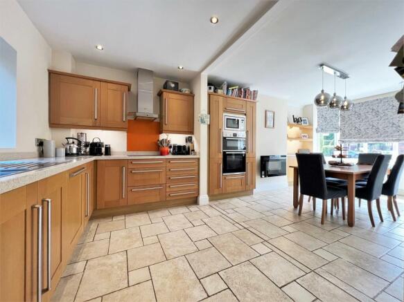 kitchen-dining room.jpg