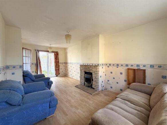 2 bed semi detached house (1).JPG