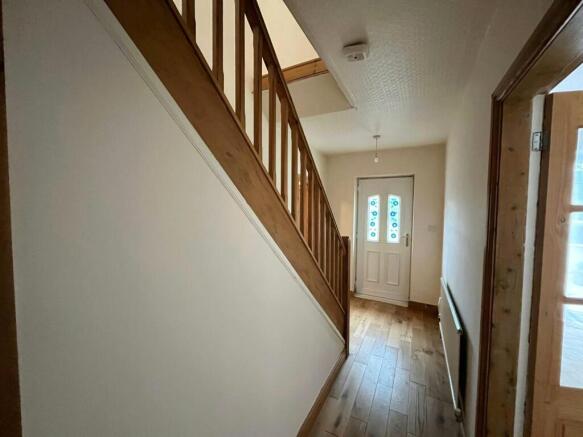 3 bed Semi-Detached for sale Image 10