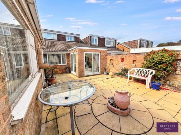 3 bed Semi-Detached Bungalow for sale Image 4