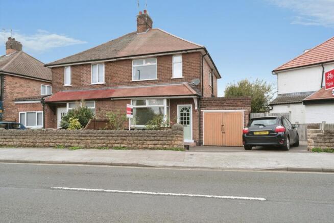 3-bed semi-detached on Lilac Grove, Beeston, Nottingham, Nottinghamshire, NG9, £280,000