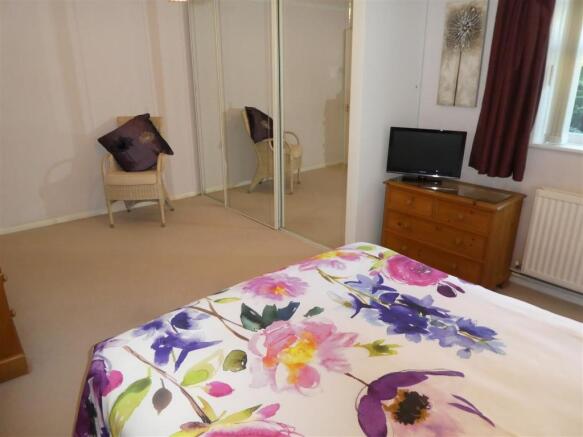 bed1a.JPG
