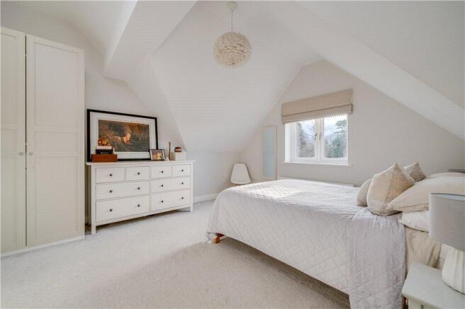 4 bed Semi-Detached for sale Image 11