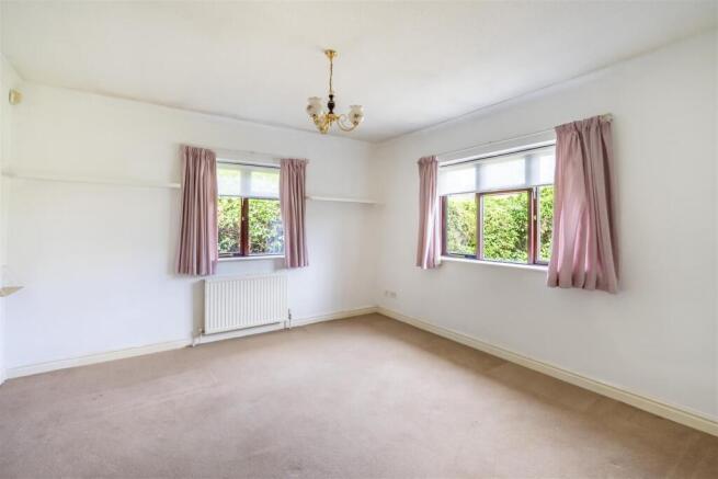 3 bed Bungalow to rent Image 4