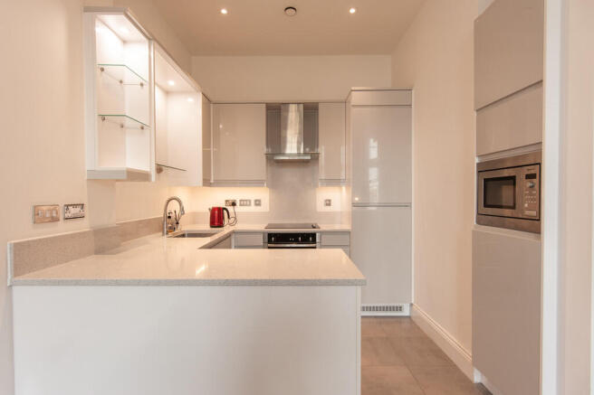 1 bed Apartment to rent Image 10