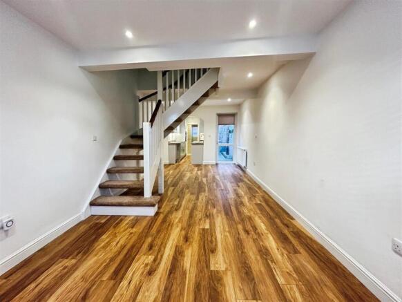 e6613a33--4ED6-BD70-A9C09A9B36D9-19026-00000C43201