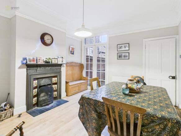 cam05459g0pr0086still017