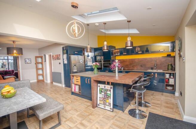 Kitchen-diner pic 5.jpg