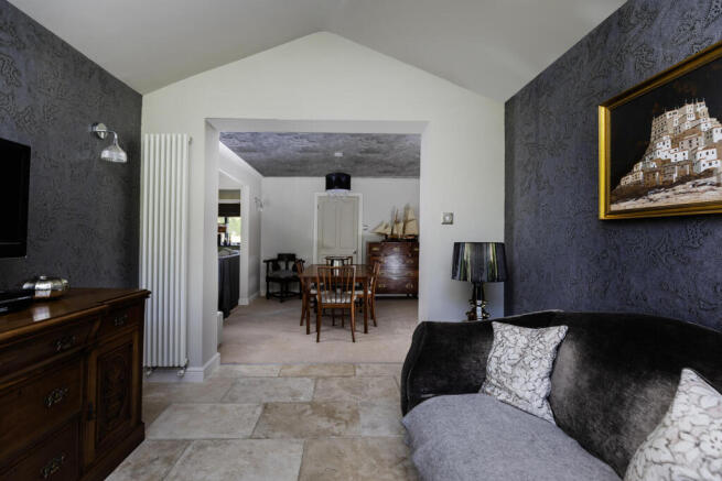 4 bed Detached for sale Image 5