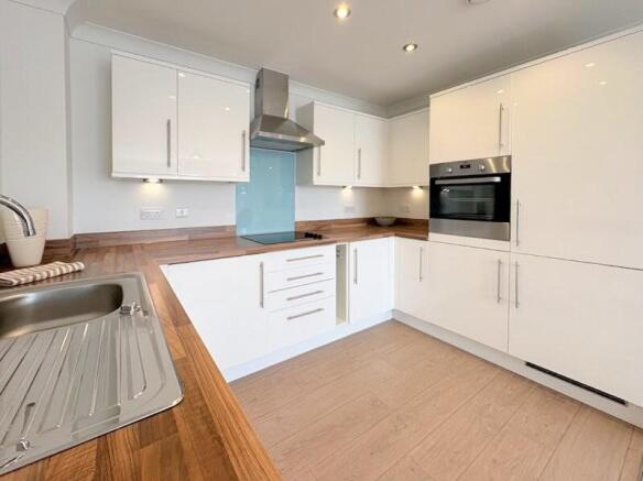 2 bed Retirement Property for sale Image 7