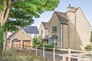 8, Sparrows Way, Cheltenham GL54 2QP