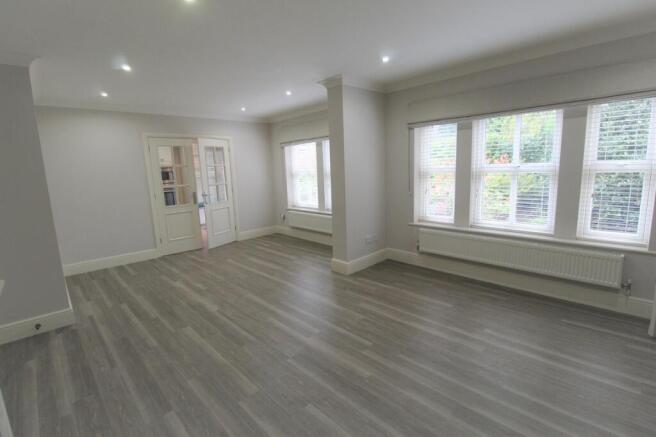 Lounge/dining room