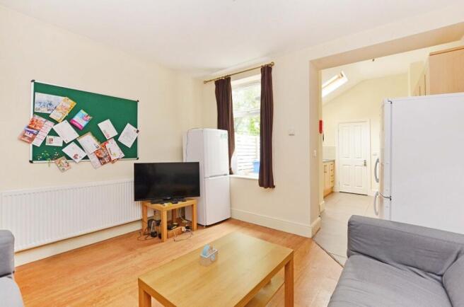 4 bed Terraced to rent Image 4