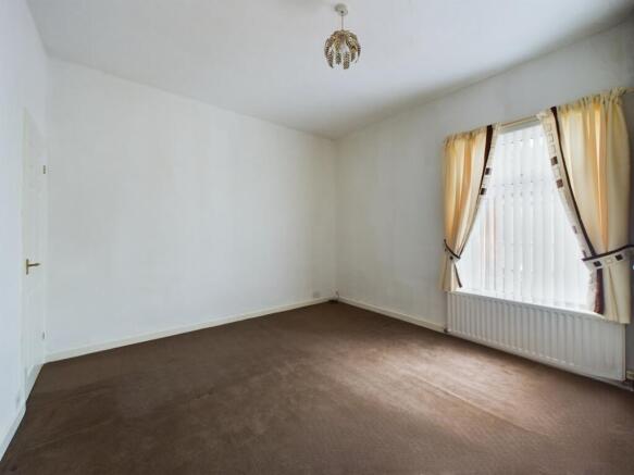 2 bed Terraced for sale Image 8