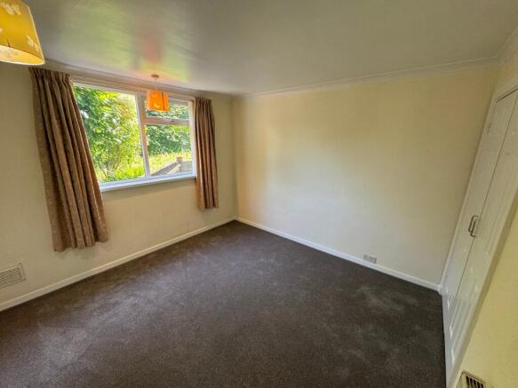 2 bed Apartment to rent Image 6