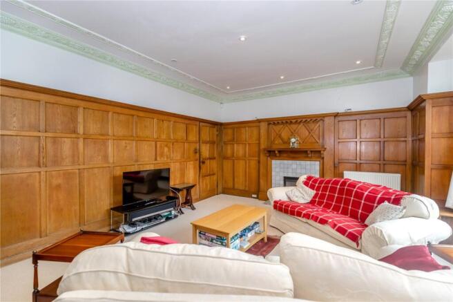 7 bed Detached for sale Image 10