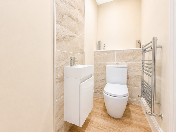 4 bed Semi-Detached for sale Image 11