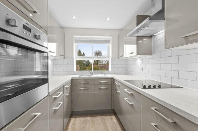 30 Peel Lodge, SL7 3FH (LOW RES)-9