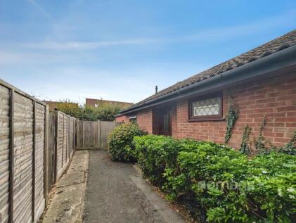 Fleetham Gardens, Lower Earley, Reading