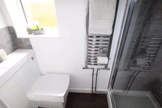 En suite to ground floor bedroom four