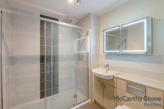 2 bed Apartment for sale Image 6