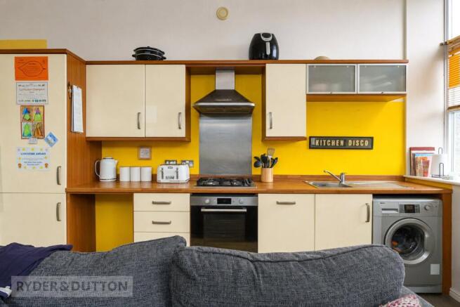 2 bed Apartment for sale Image 4