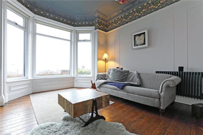 5 bed Detached for sale Image 10