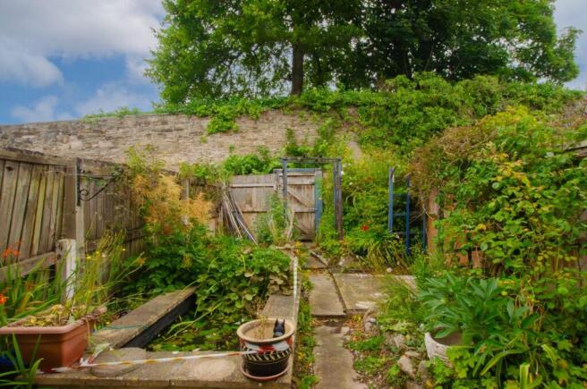 12 Cherry Tree Close - TPS Bodmin 01208 74182-8