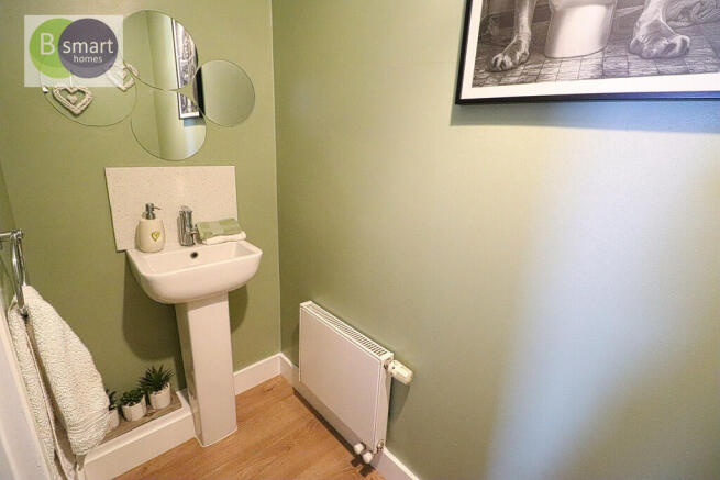 5 bed Town House for sale Image 8