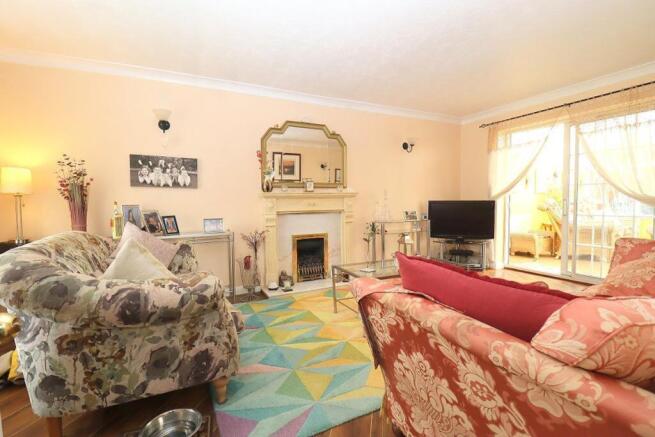 Blakeney Drive, Luton, LU2 photo 4