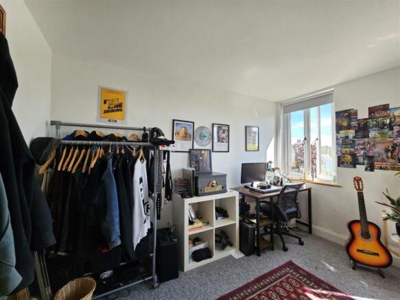 bedroom 2 3.jpg