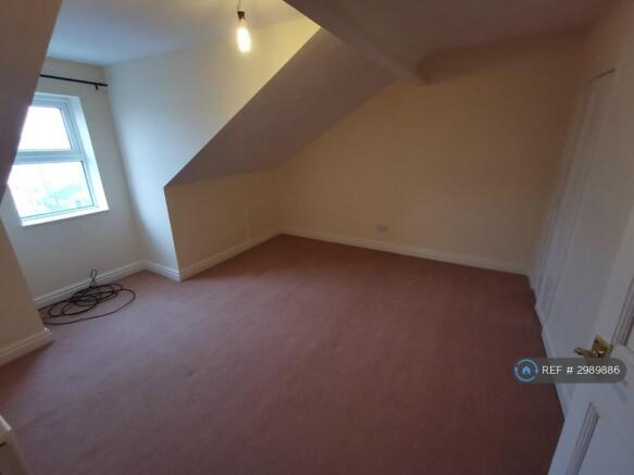 4 bed Terraced to rent Image 9