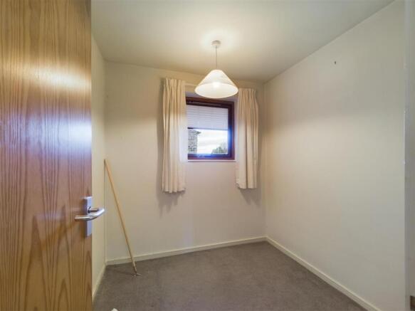 2 bed Flat for sale Image 6