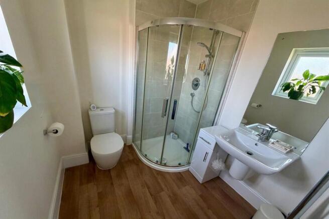 Bedroom 2 Ensuite