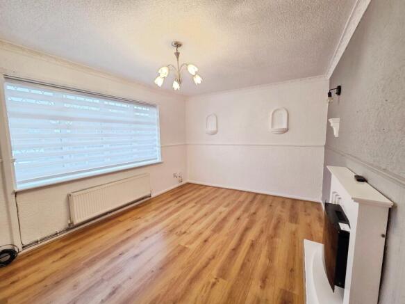 3 bed Semi-Detached for sale Image 4