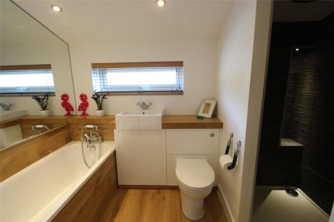 Bath/Showerroom