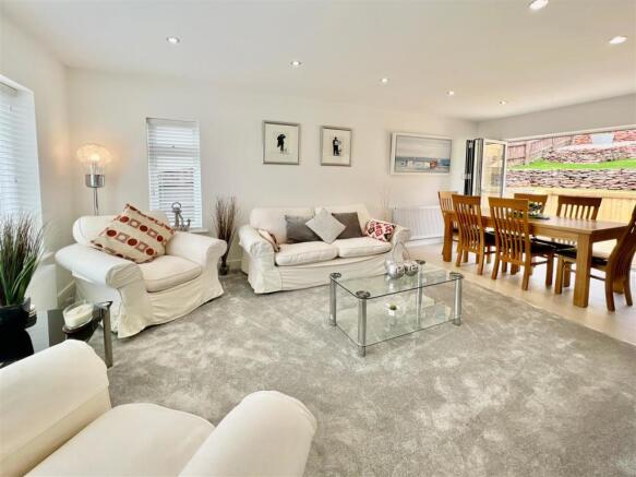 33 Churston Way 11.JPG