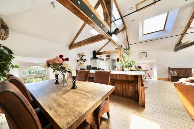 3 bed House for sale Image 9