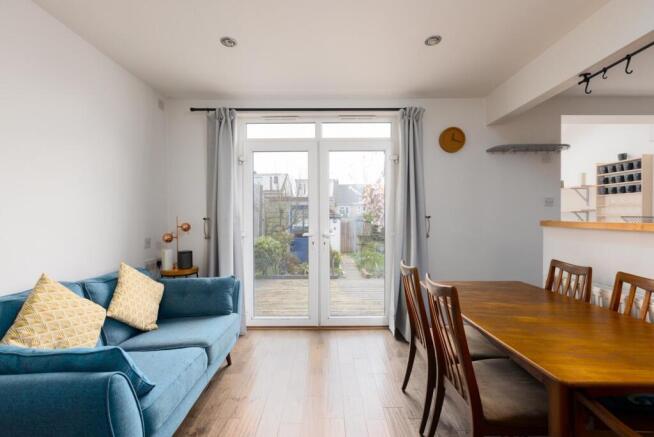 18 Lindsay Road-19.jpg