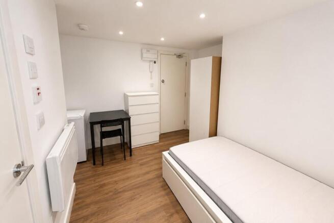 Bedroom 2 .jpg
