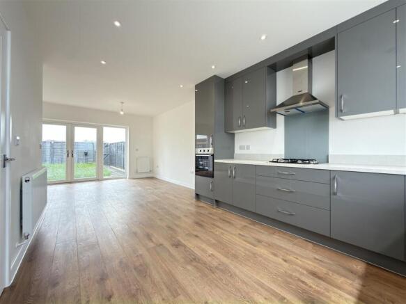 OPEN PLAN KITCHEN, DINING ROOM & LOUNGE