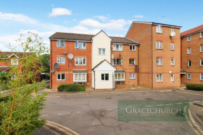 Studio flat for sale