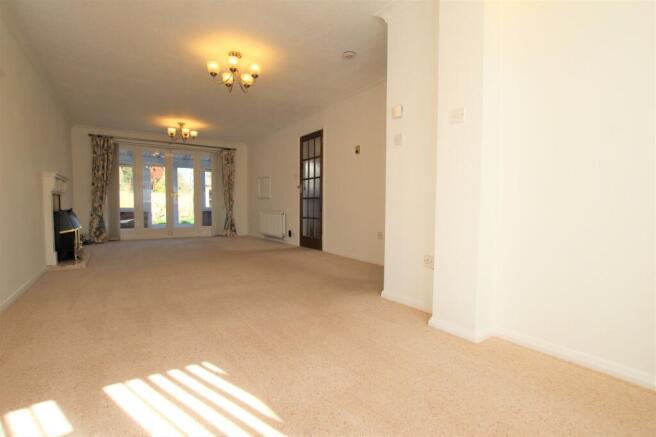 Milton Drive, Newport Pagnell, MK16 photo 4