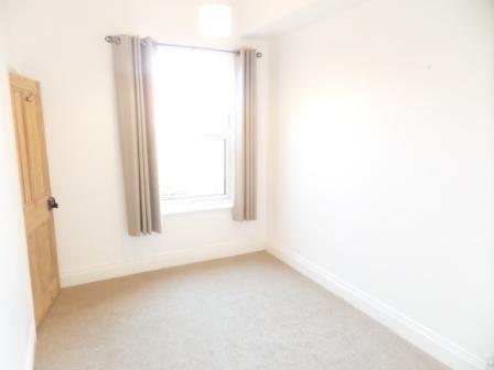 2 bed Terraced to rent Image 9