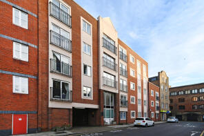 Flat 8, 7 Brigantine Court, Spert Street, London E14 8EB